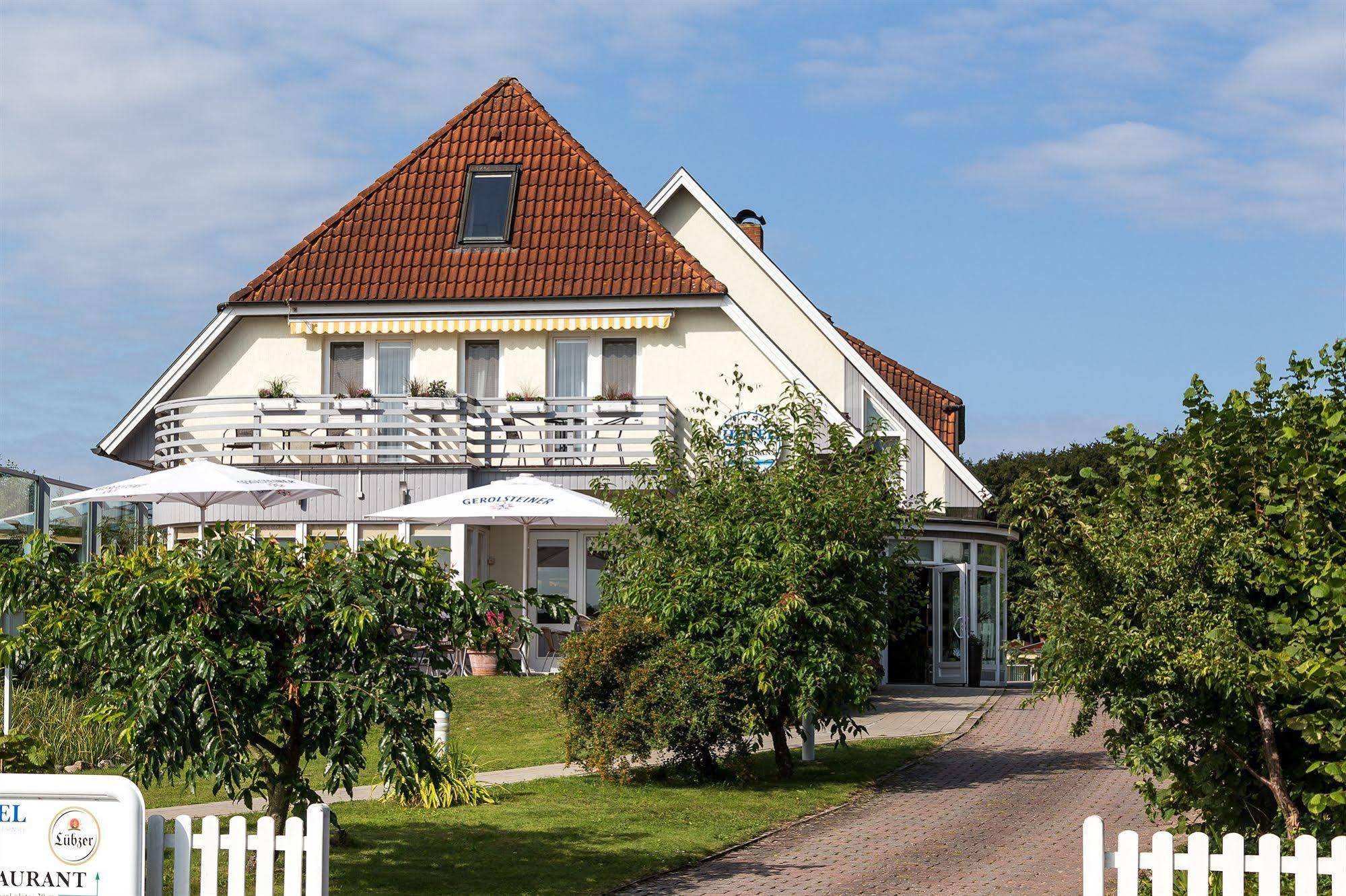 Hotel Am Fleesensee Мальхов Экстерьер фото